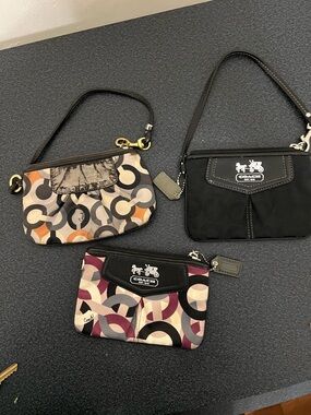 Coach Black and Multicolor Signature Wristlet Set